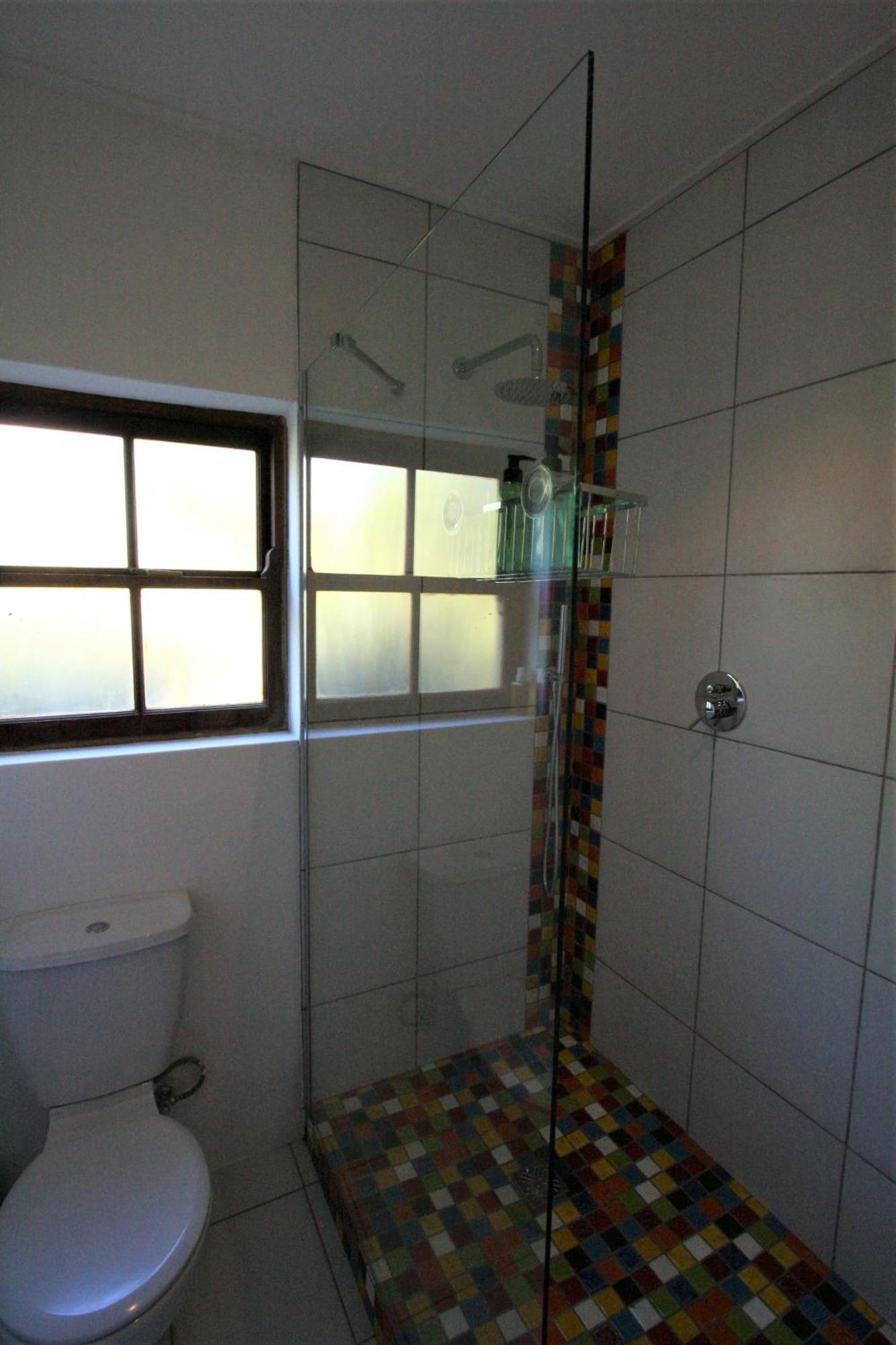 Colourful Bnb The Crags Pokoj fotografie
